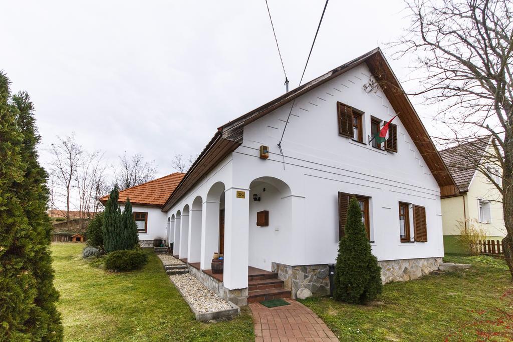 Apartamento Ámbitus-ház Egerszalók Exterior foto